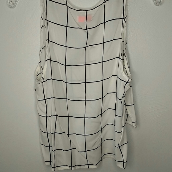 Renamed crop top - Picture 8 of 8